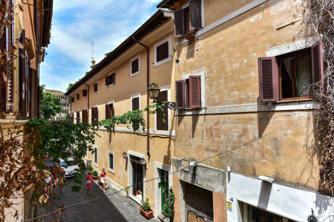 Trastevere Queen — Photos 2